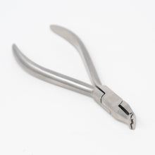Distal end bending pliers