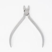 Crimpable hook plier